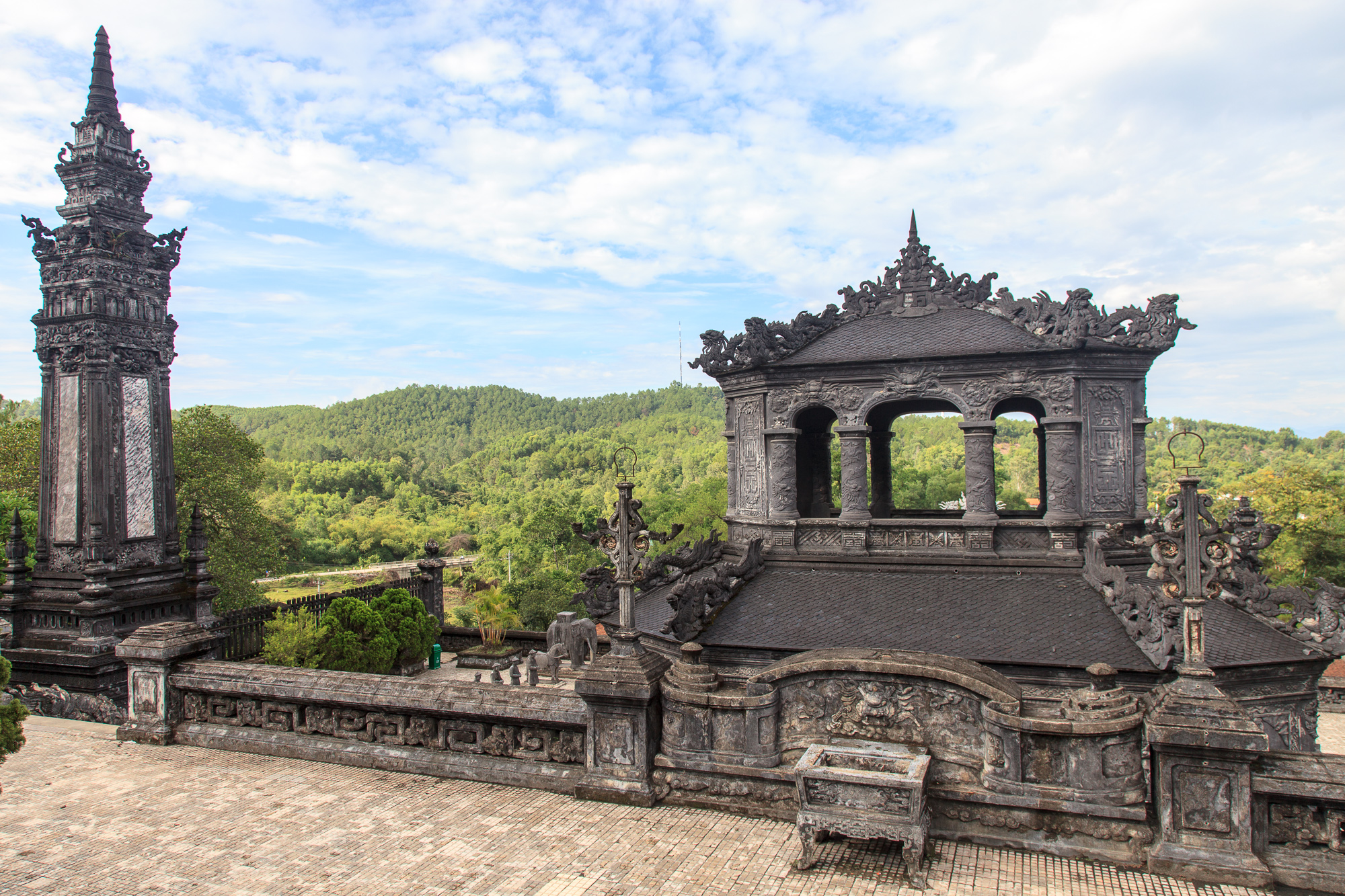 Виды с террас гробницы на окрестности