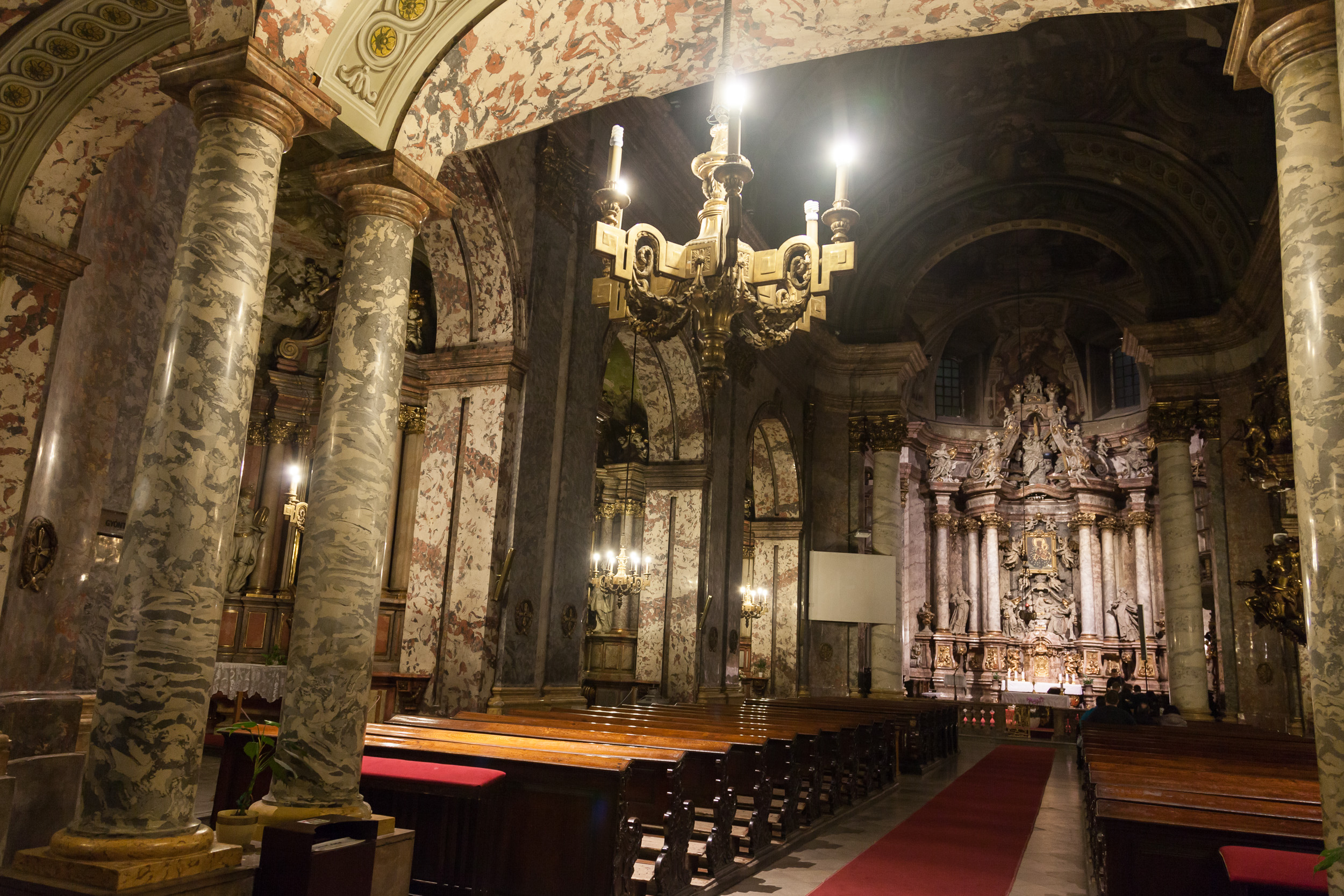 Интерьеры университетской церкви