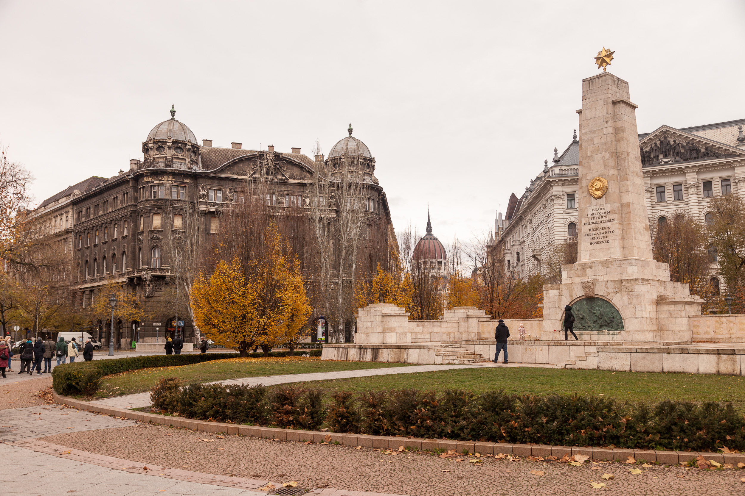 Памятник советским солдатам