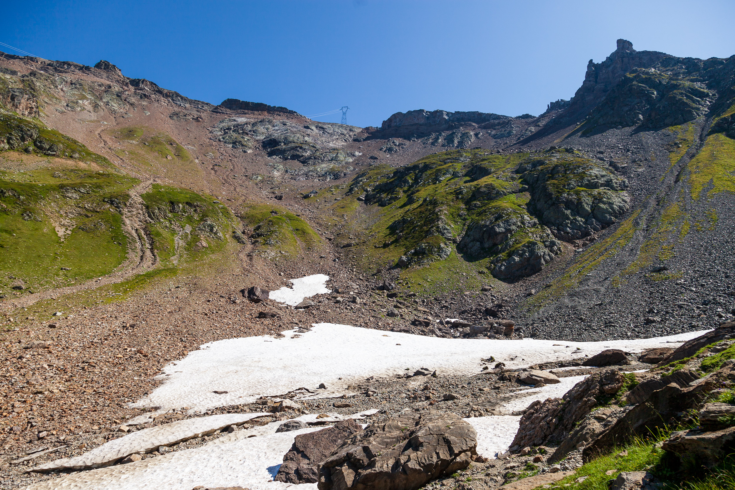 Начало основного подъема к перевалу