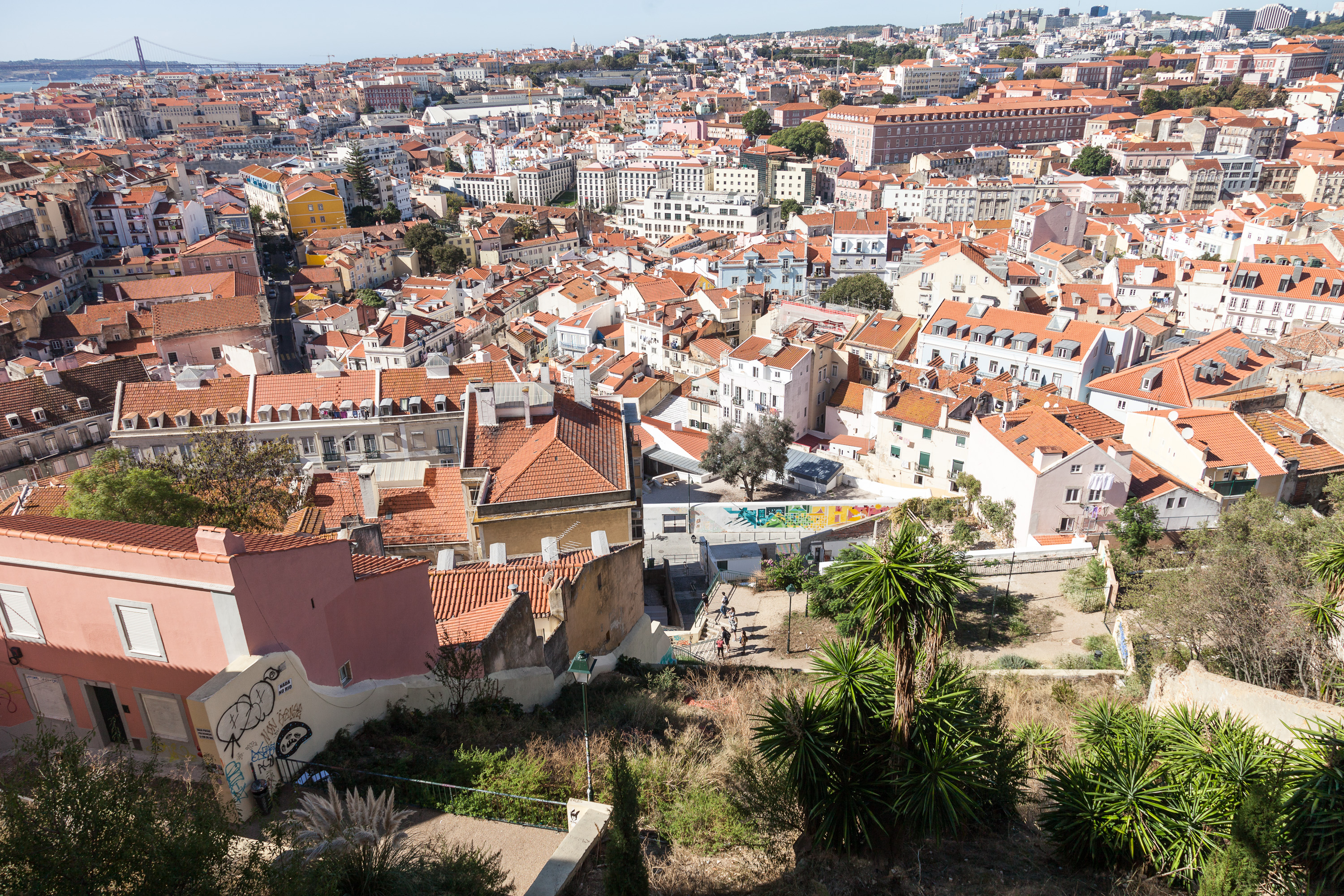 Вид со смотровой площадки у церкви Graça