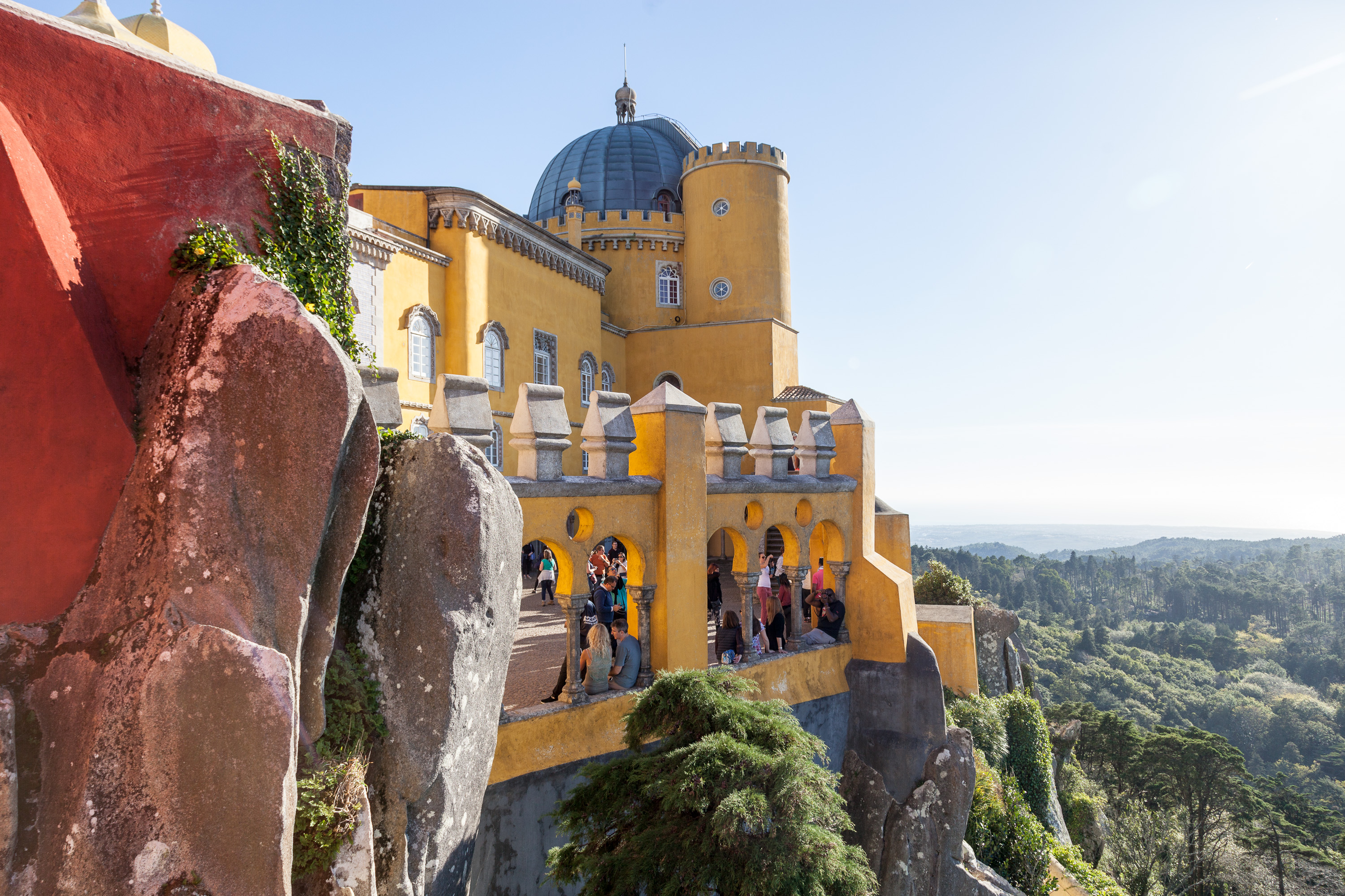 Виды с внешней стены дворца Пена