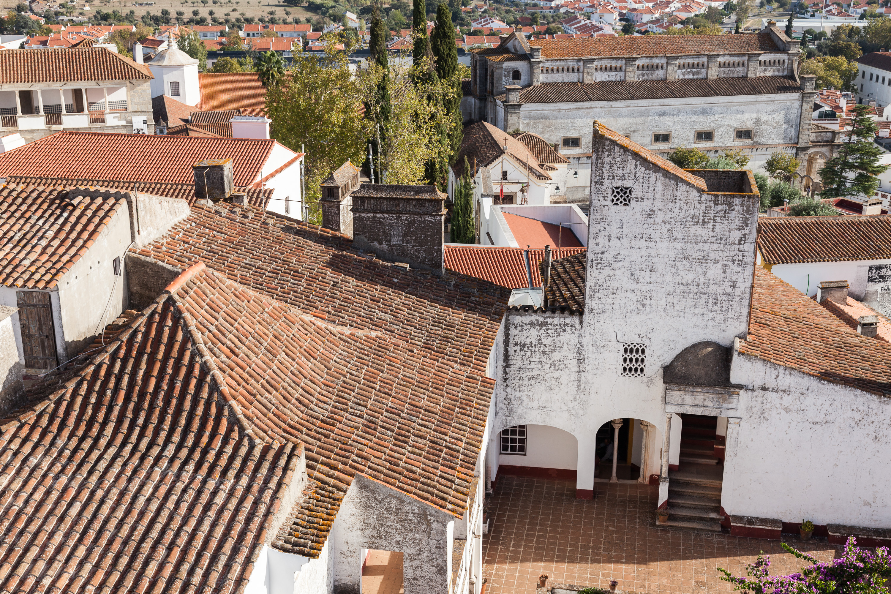 Вид на Эвору с крыши кафедрального собора