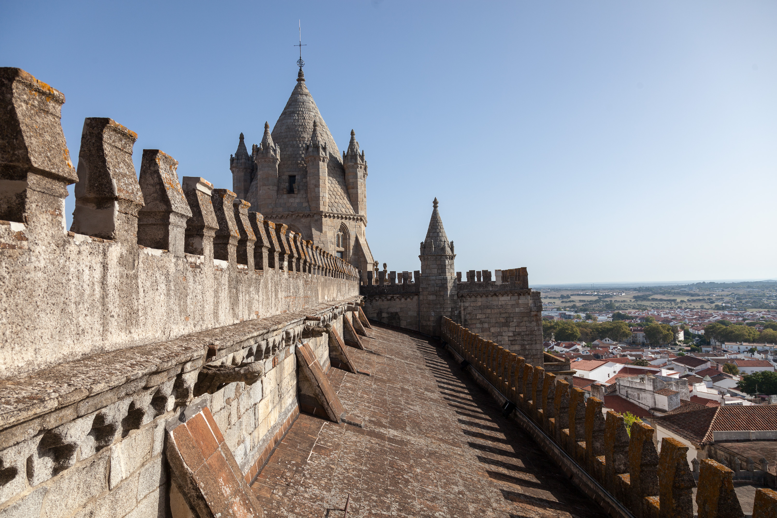 На крыше кафедрального собора Эворы