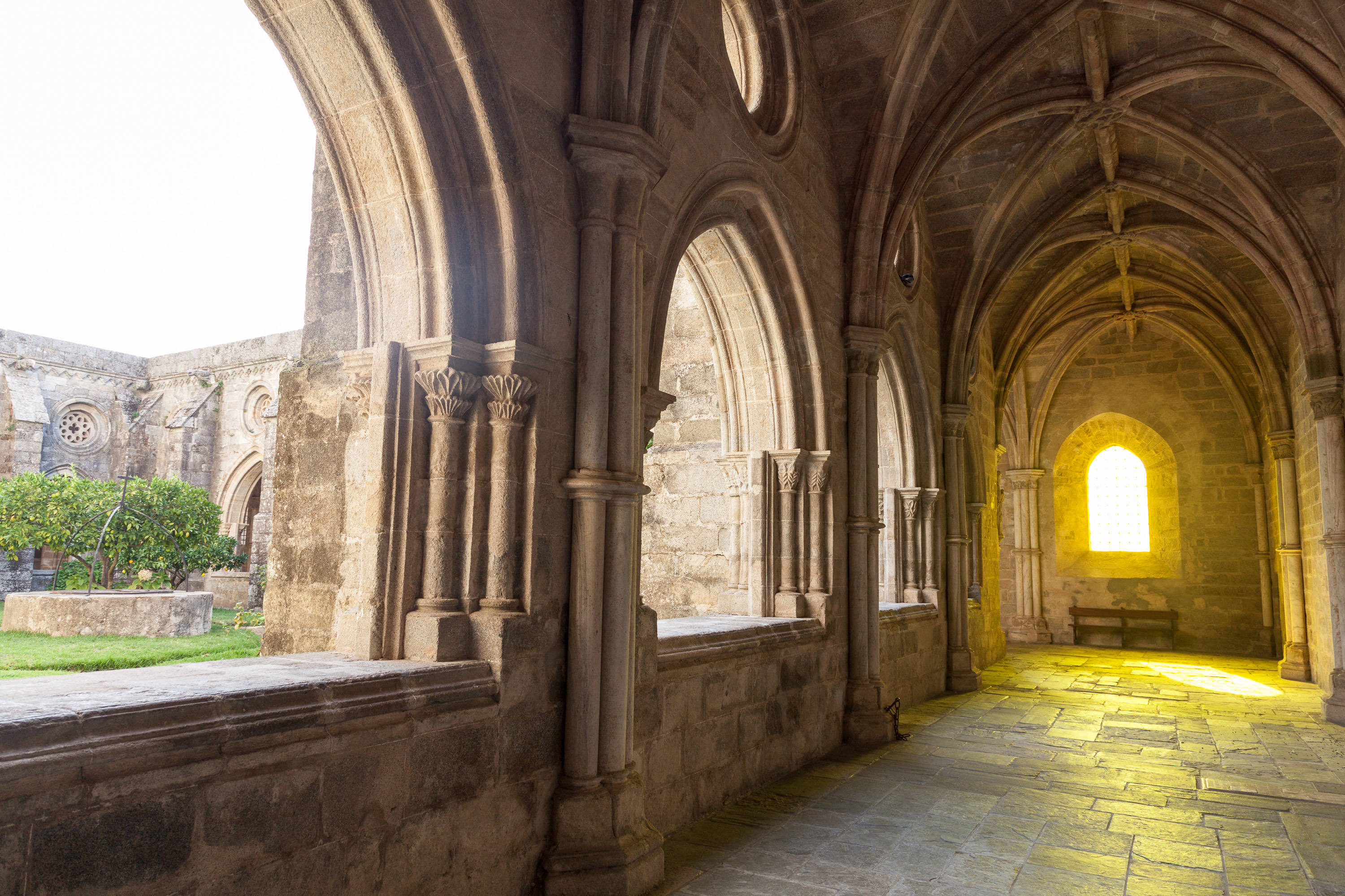Клуатр кафедрального собора Эворы