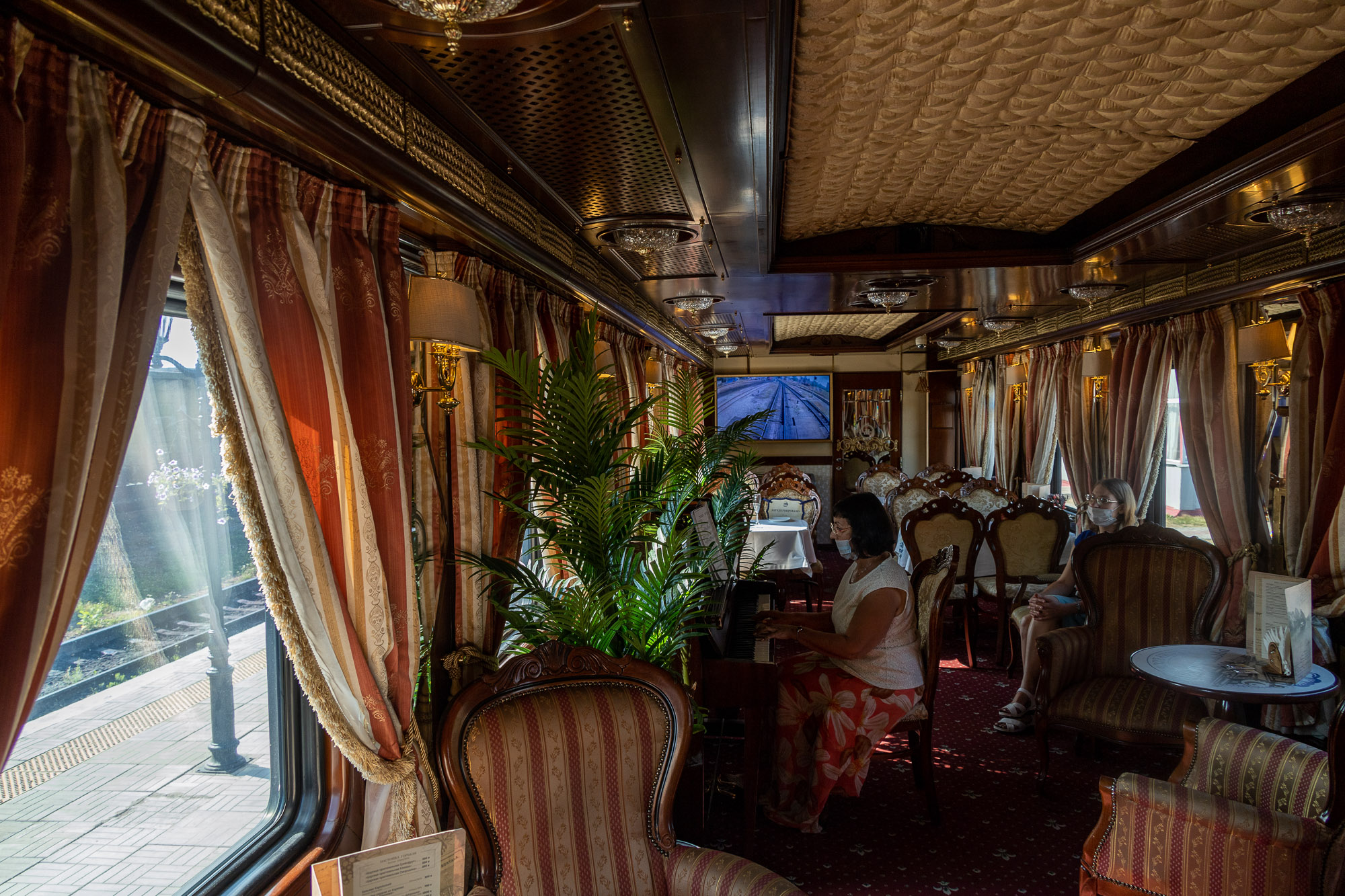 Императорский салон "Рускеальского Экспресса"