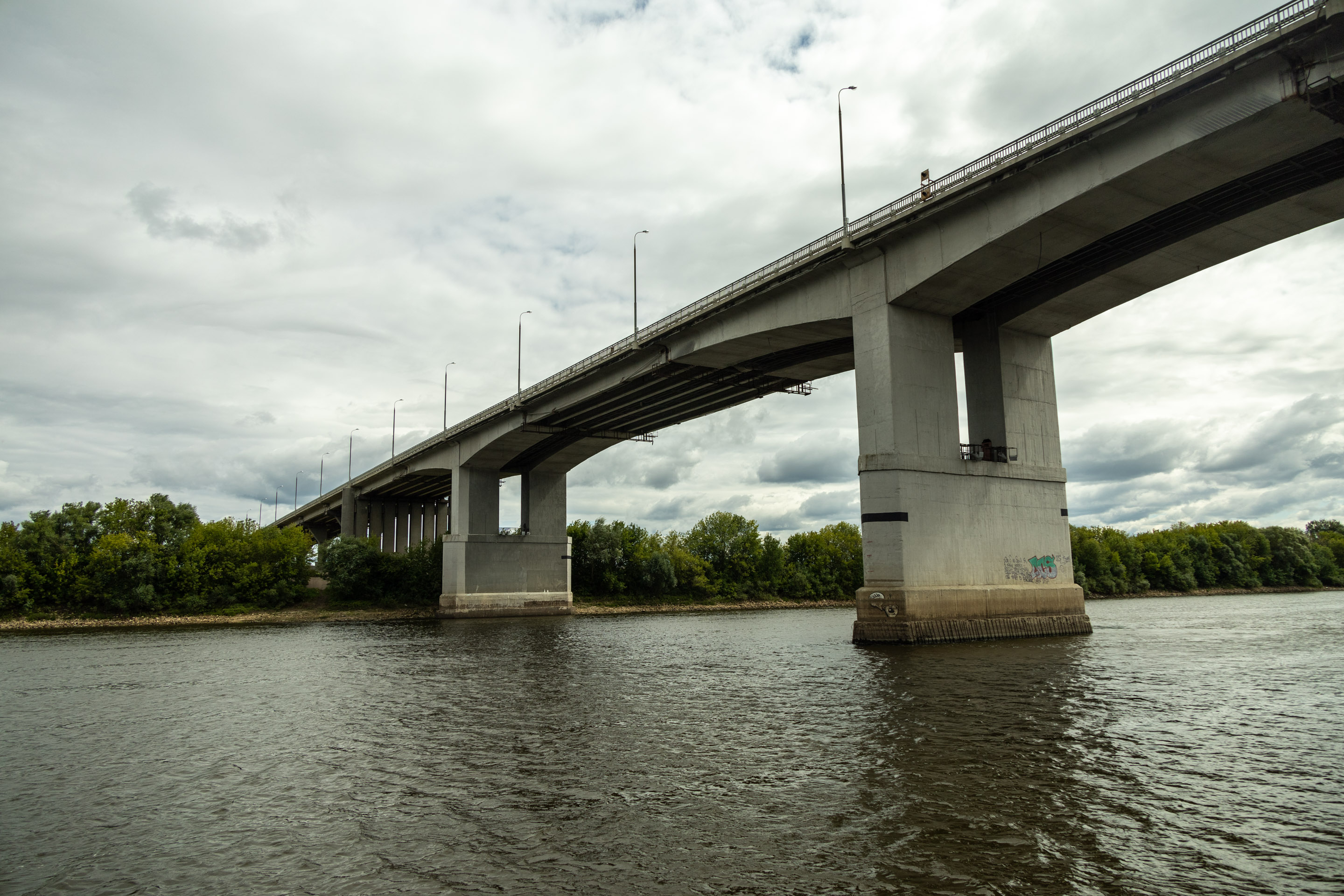 Большой автомобильный мост через Оку
