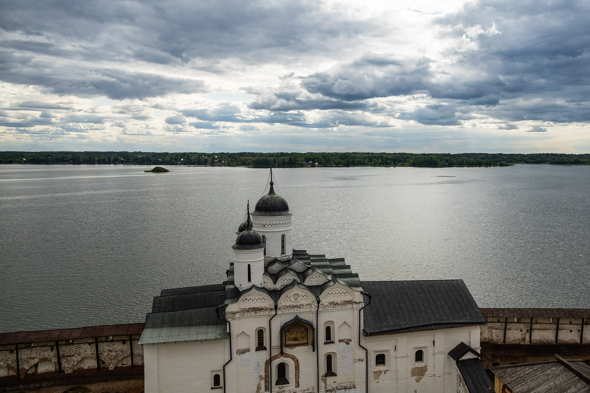 Озера и Монастыри