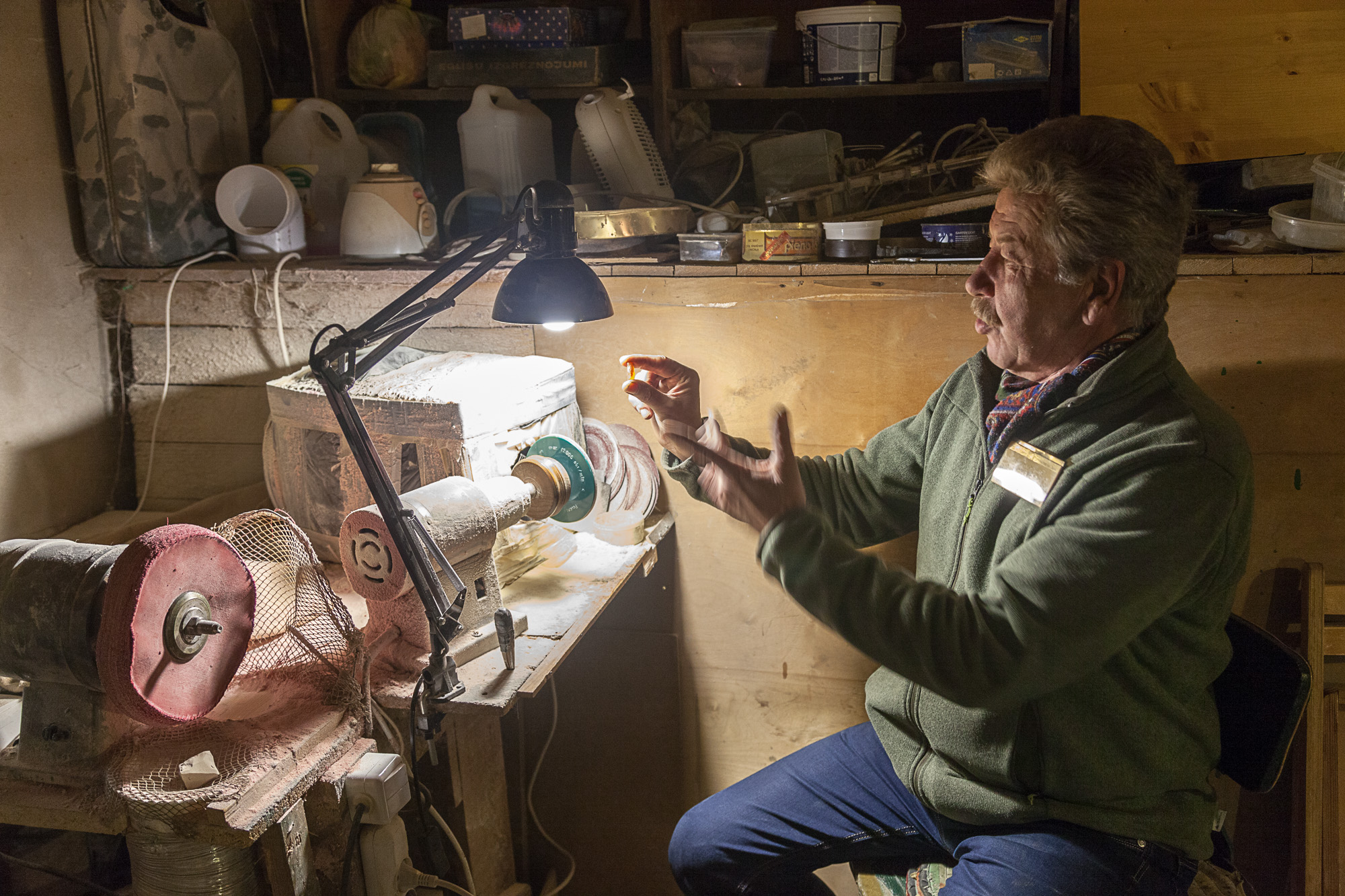 Мастер Харис за работой