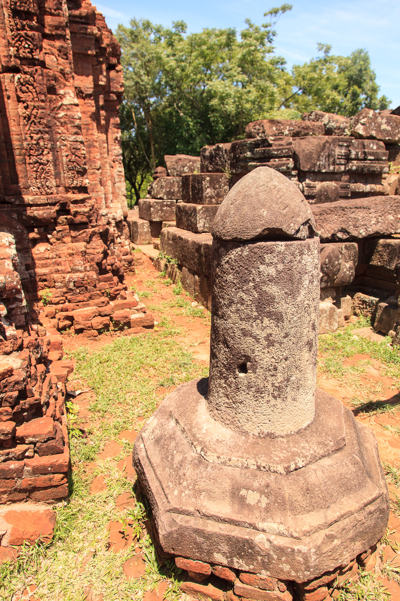 Фаллический символ Шивы — лингам