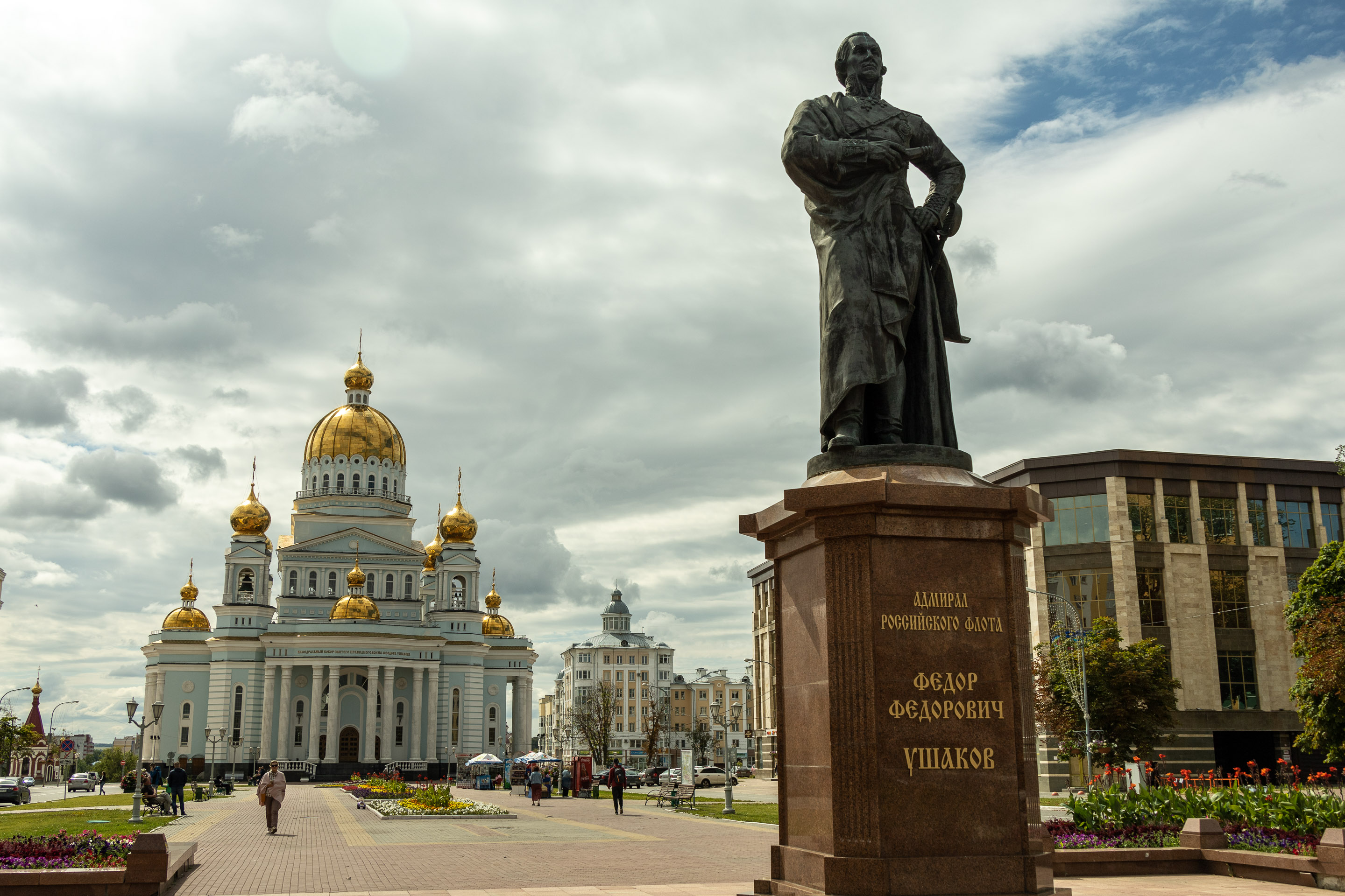 Памятник Ушакову