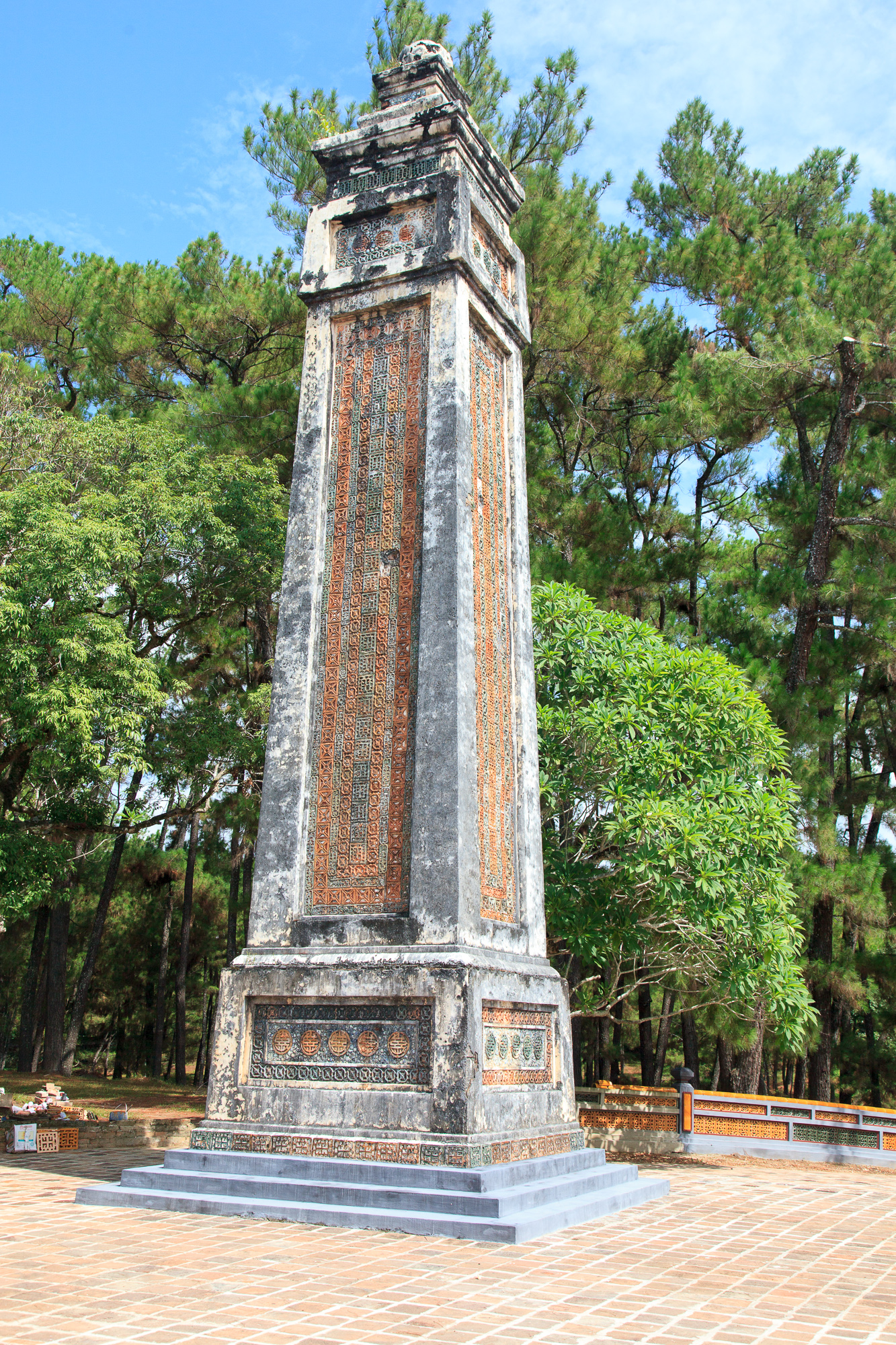 Памятная колонна