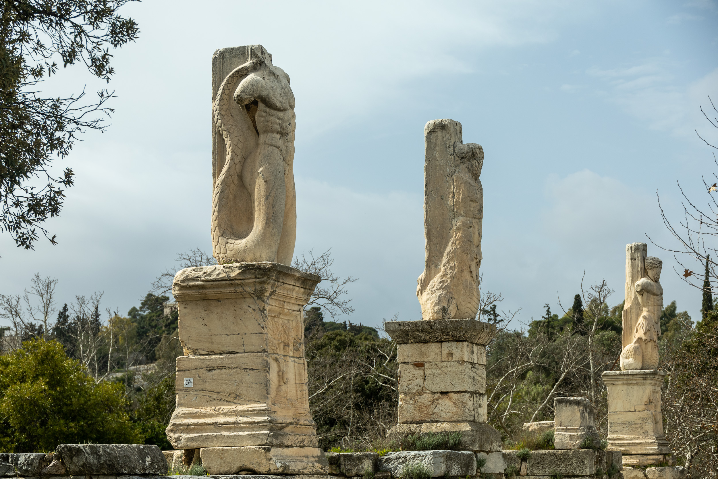 Статуи в агоре