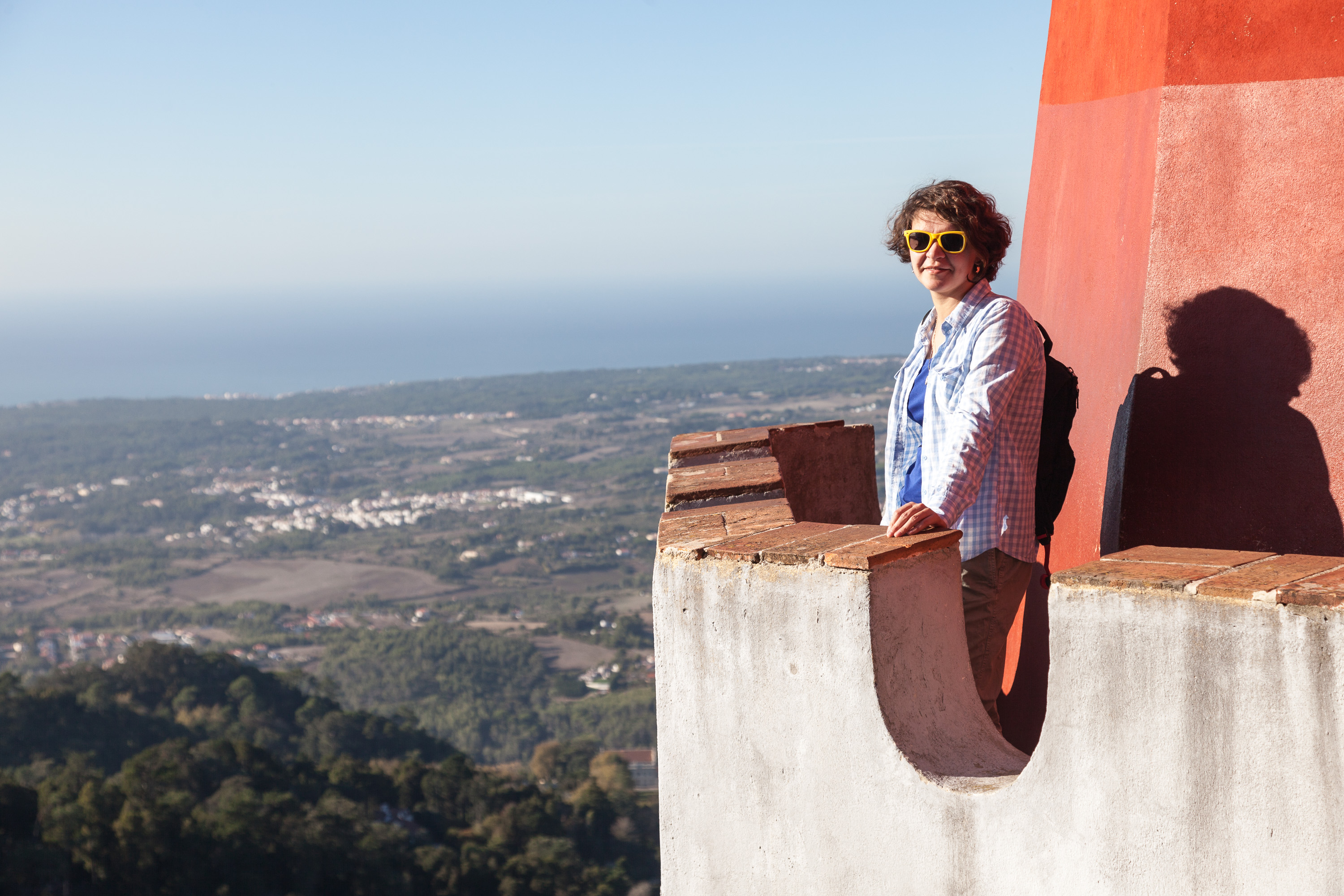 Ю на внешней стене дворца Пена