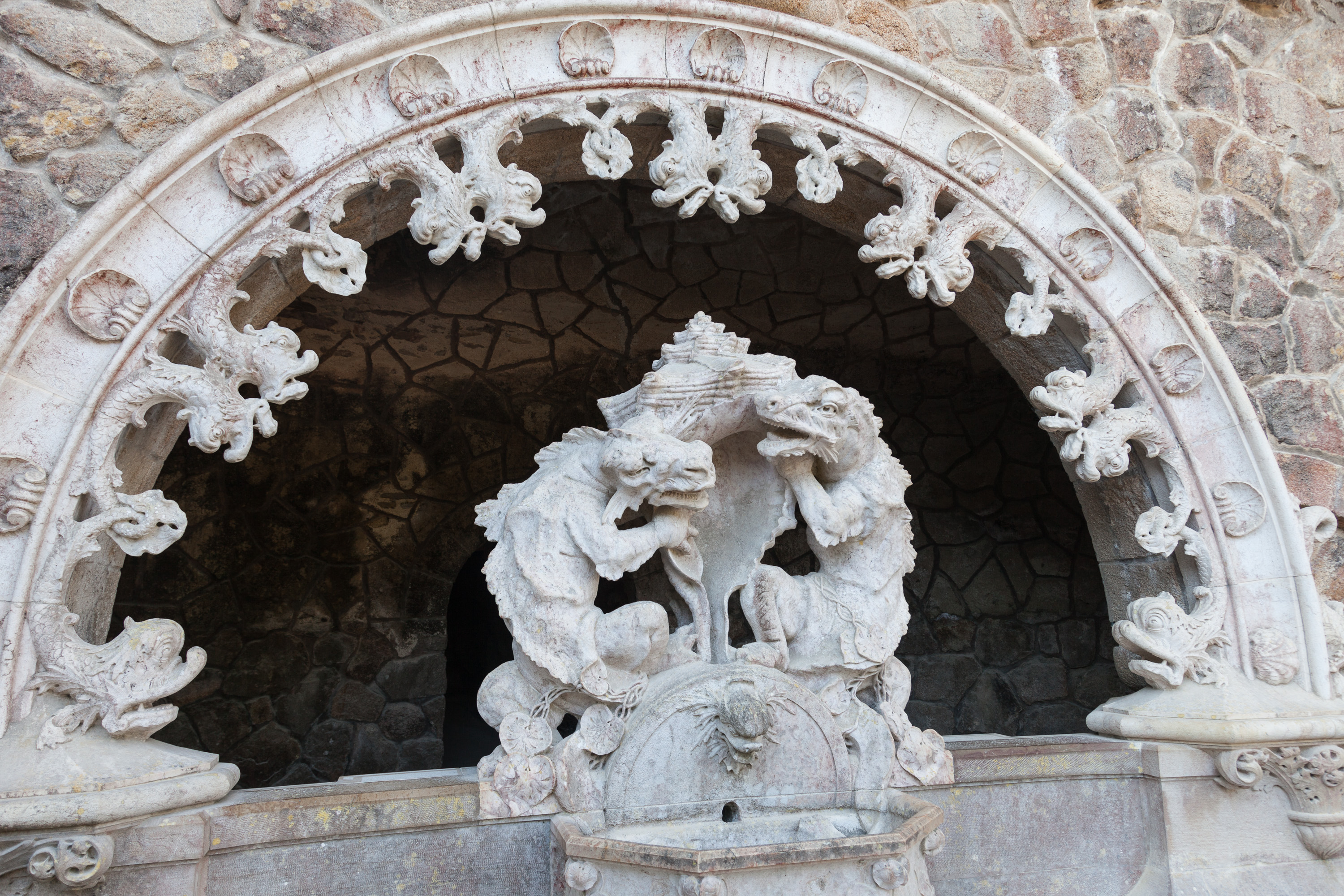 Гротик в парке Кинта да Регалейра