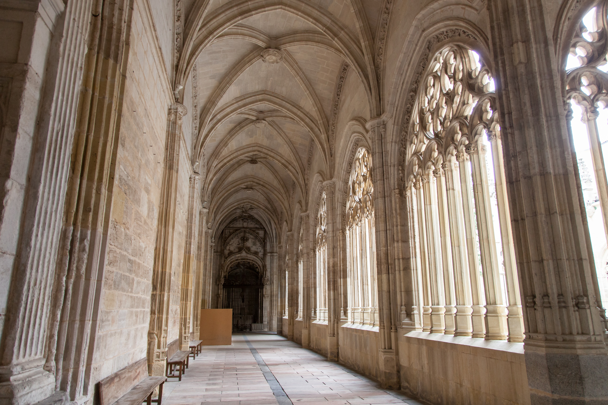 Дворик собора