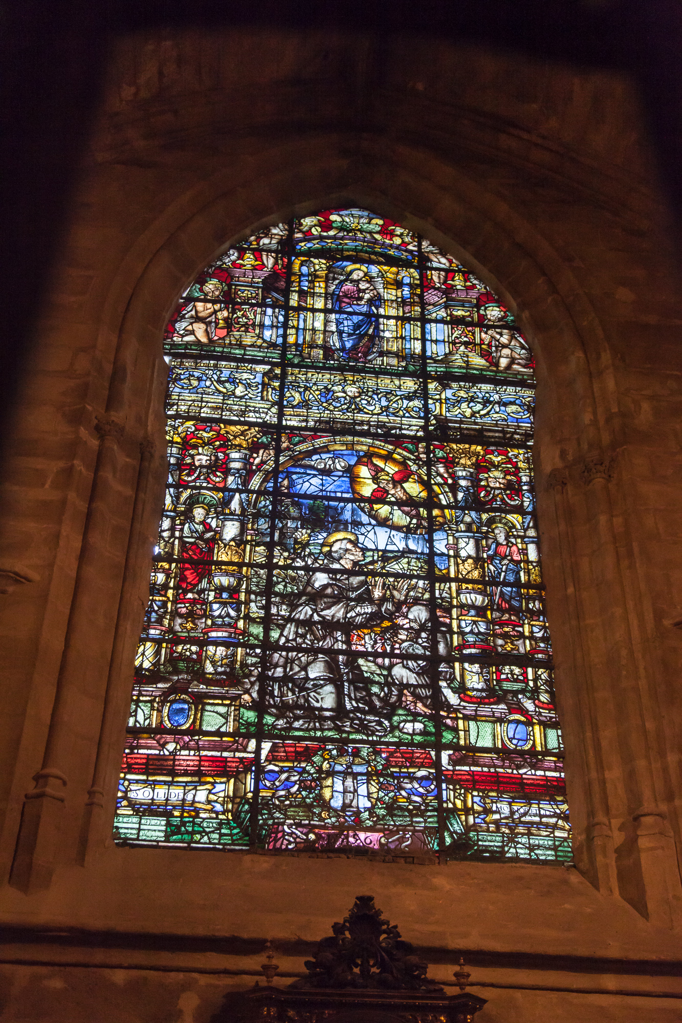 Витражи собора