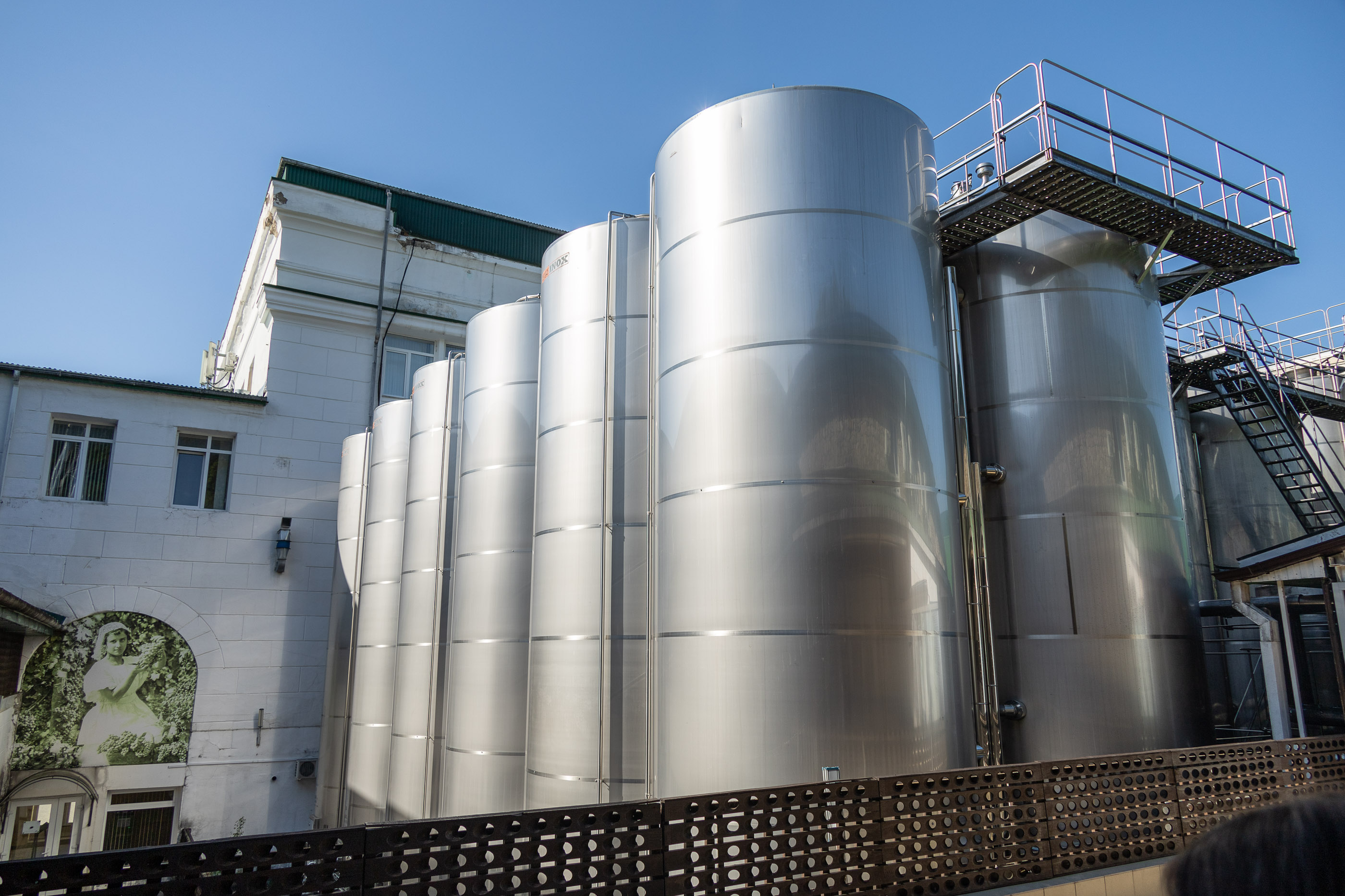 Емкости для производства игристого "резервуарным" методом