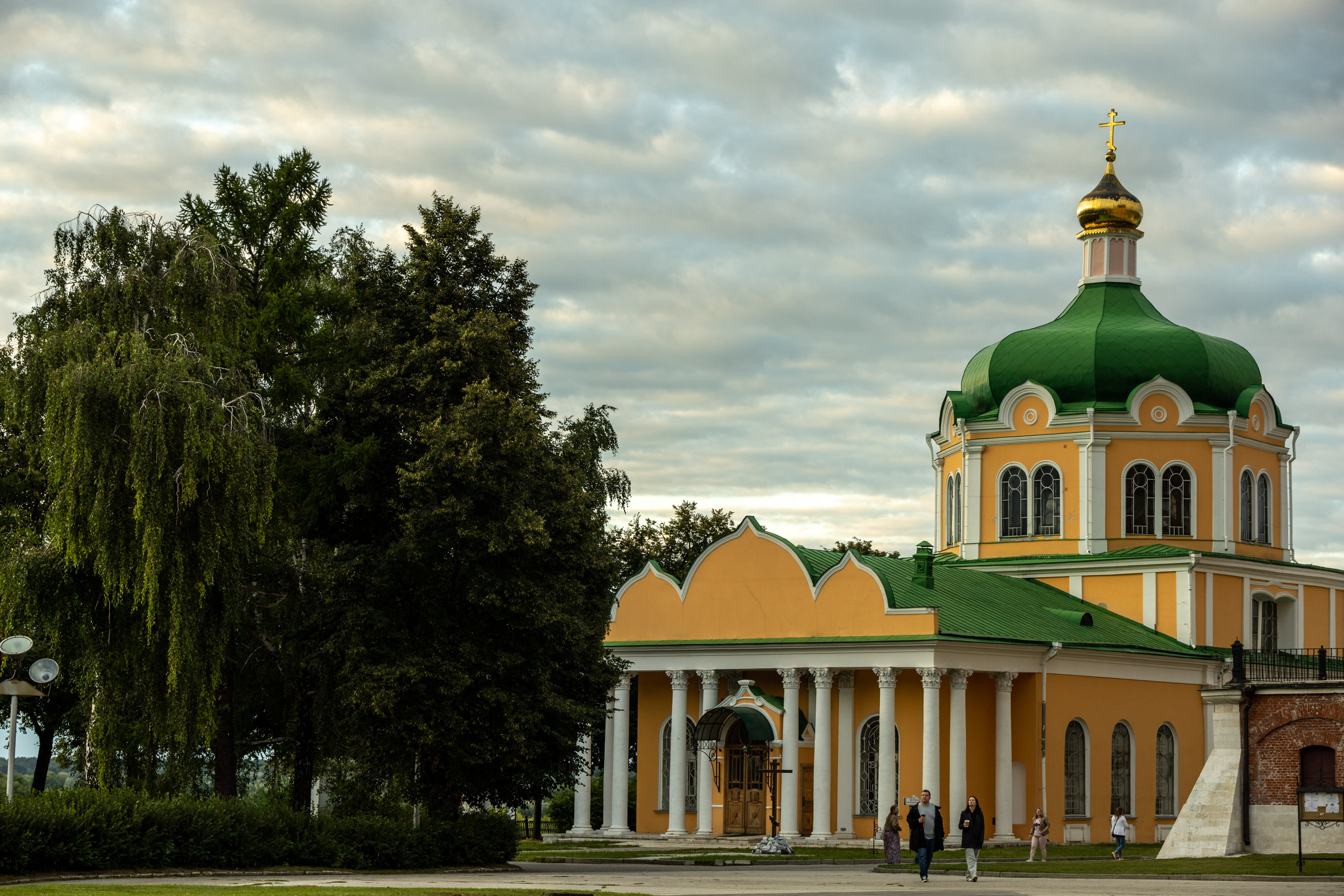 Христорождественский собор на закате